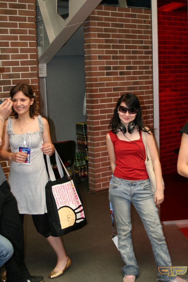 Девчонки-участницы, обе выступили ну... неочень хорошо Девчонки-участницы, обе выступили ну... неочень хорошо