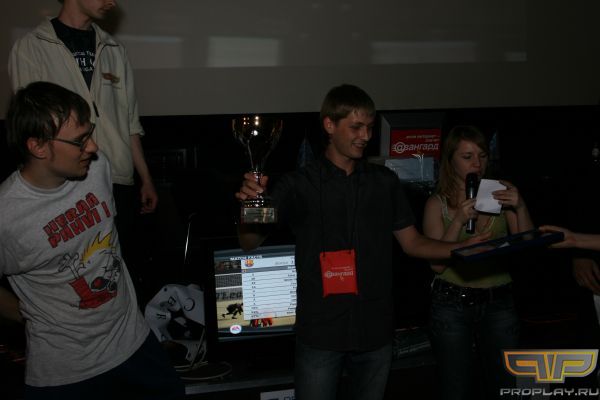 А кубок чемпиона вручал MasterShow, финалист прошлого WCG. А кубок чемпиона вручал MasterShow, финалист прошлого WCG.