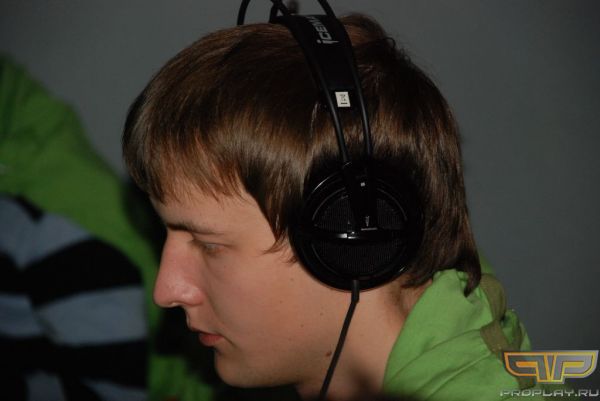 В том числе за своим младшим братом В том числе за своим младшим братом