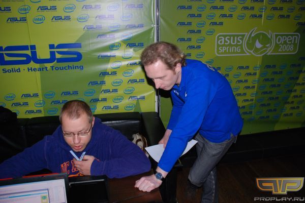 От этих двух людей зависит очень многое От этих двух людей зависит очень многое