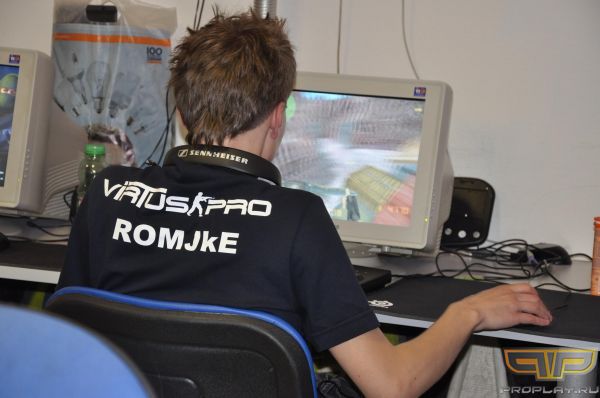 Mr.ROMJkE � ����