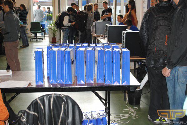 Подарки (Футболка, флешка) Подарки (Футболка, флешка)