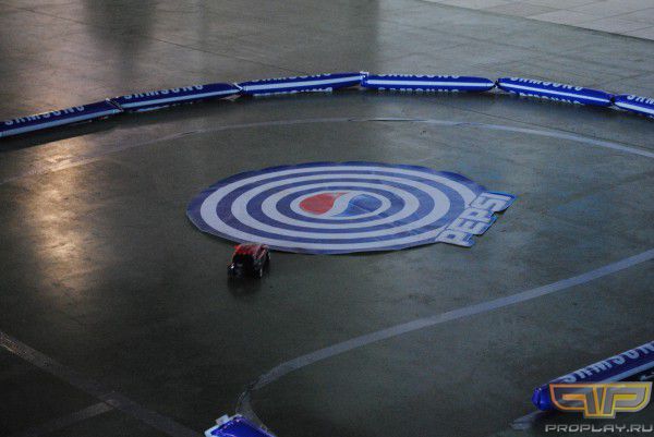 Машина с пультом управления Машина с пультом управления