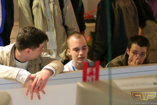 Zeus, ElakeDuck, кто-то еще Zeus, ElakeDuck, кто-то еще