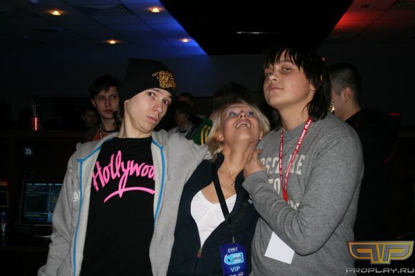 Два мальчика и одна девочка Два мальчика и одна девочка