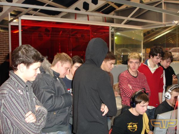 Зрители за спинами 13 Зрители за спинами 13