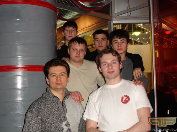 Команда MGC в полном составе Команда MGC в полном составе