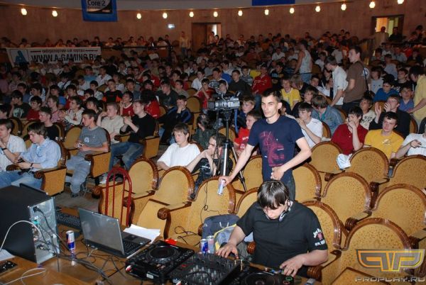 Ажиотаж. Counter-Strike есть везде! Ажиотаж. Counter-Strike есть везде!