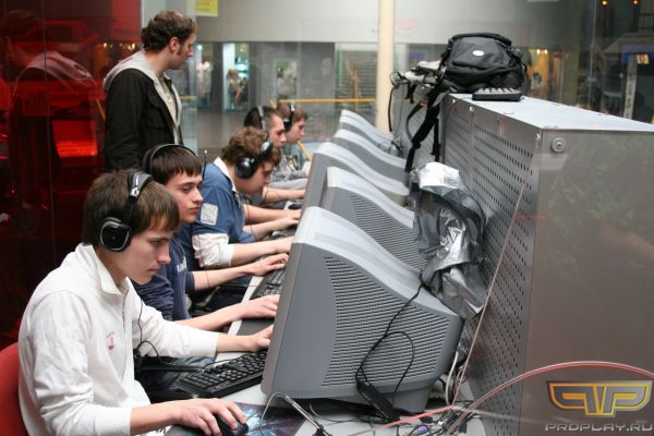 Snoop любит подглядывать Snoop любит подглядывать